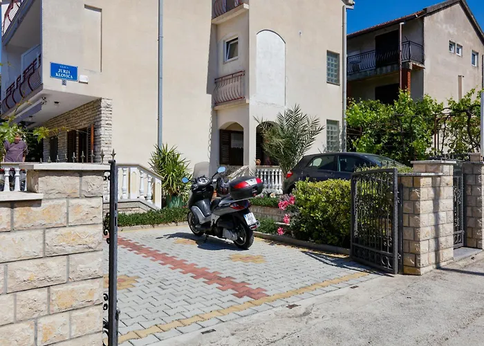 Апартаменты With Parking Space - 21048 Биоград-на-Мору