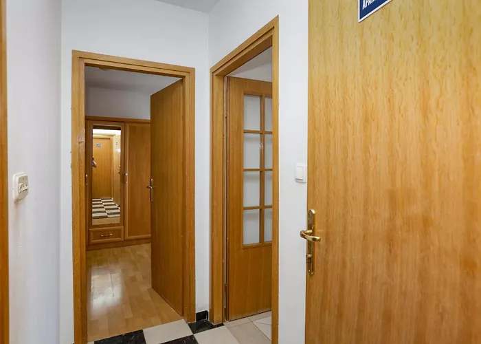 Апартаменты With Parking Space - 21048 Биоград-на-Мору