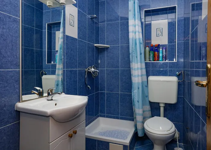 Lägenhet With Parking Space - 21048