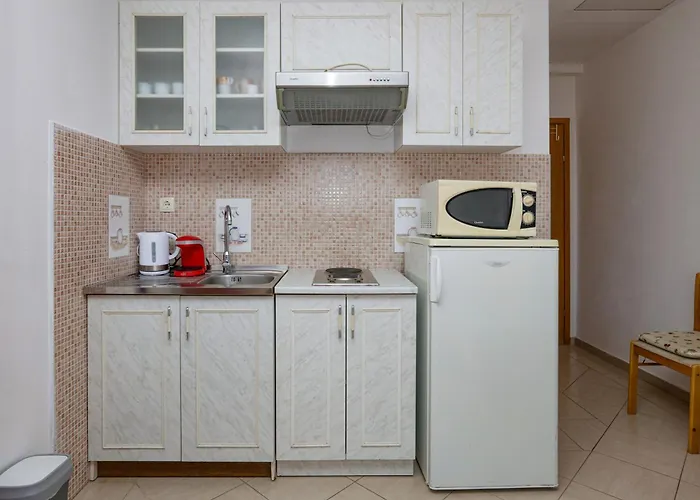 Lägenhet With Parking Space - 21048 *